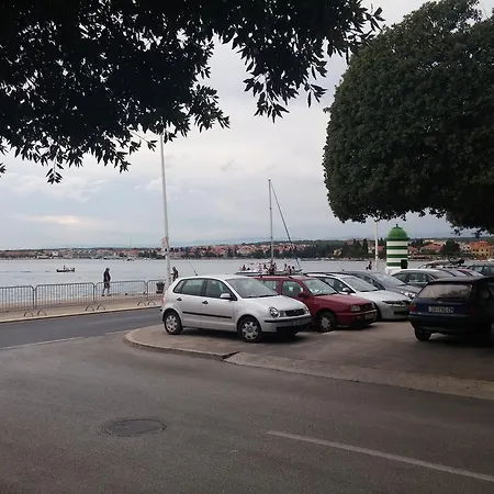 莱尼宾馆